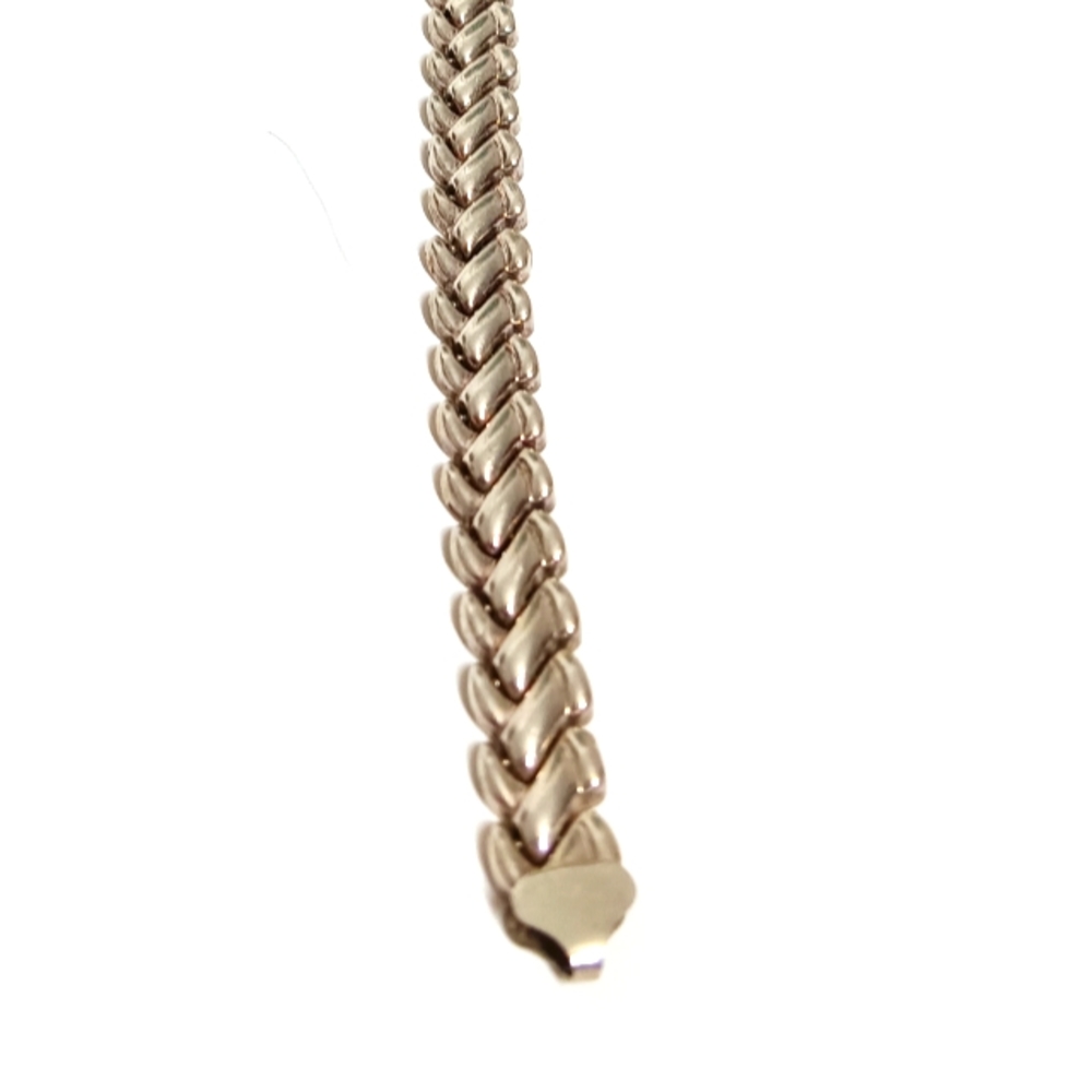 This is an IBB 925 Sterling Silver, 7" bracelet